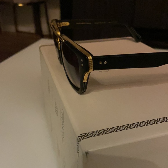 *Dita* Mach Three - Picture 8 of 9